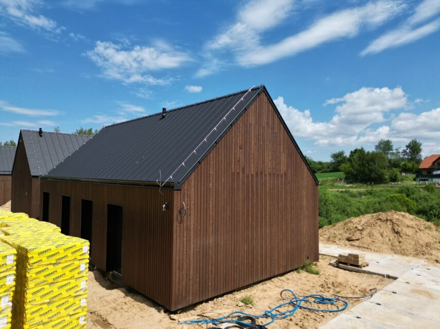 elewacja drewniana opalana deska opalana brązowa Pracownia Stolarska Latzke