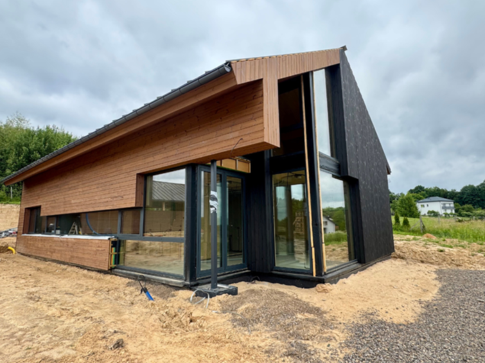 thermo sosna naturalna czarna elewacja drewniana domu garażu Pracownia Stolarska Latzke