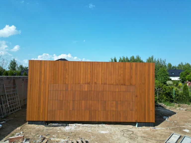 thermo sosna radiata deska elewacyjna bez sęków elewacja drewniana brama fasadowa Pracownia Stolarska Latzke