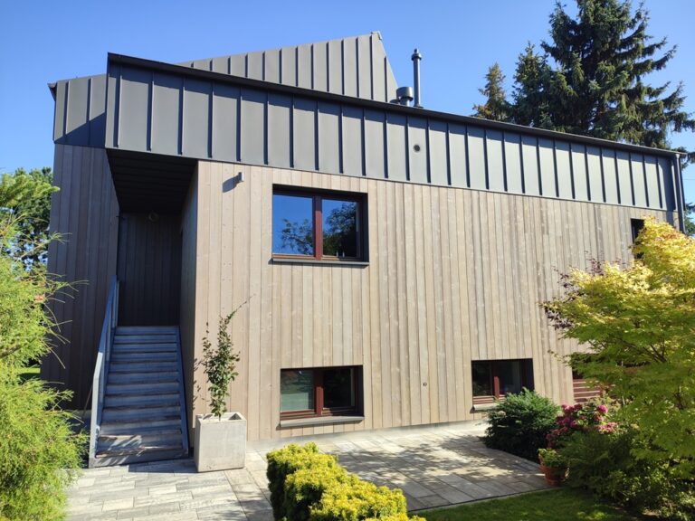 thermo świerk patyna elewacja drewniana wentylowana nowoczesny dom Pracownia Stolarska Latzke