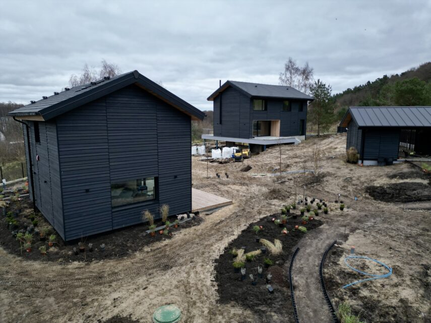 domy elewacja drewniana pozioma tarasy drewniane Latzke