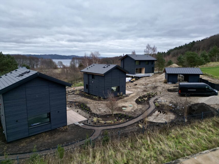 domy elewacja drewniana pozioma tarasy drewniane Latzke