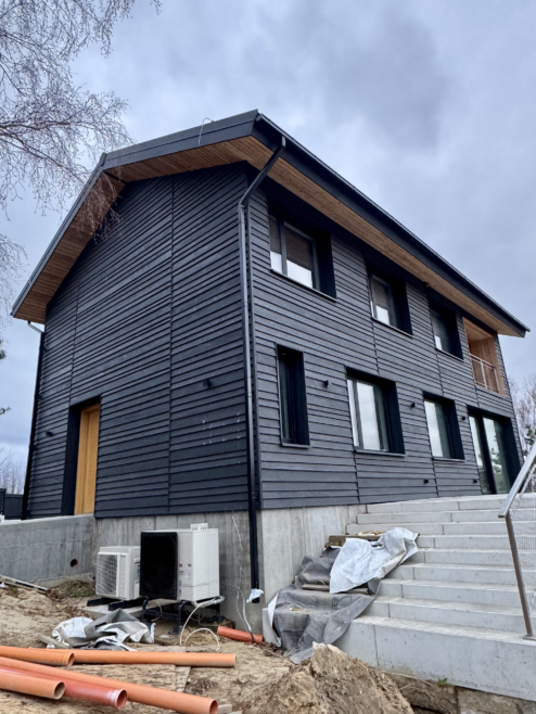 domy elewacja drewniana pozioma tarasy drewniane Latzke