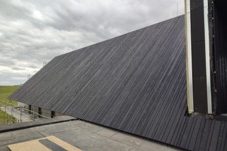 deska elewacyjna opalana na dachu Pracownia Stolarska Latzke